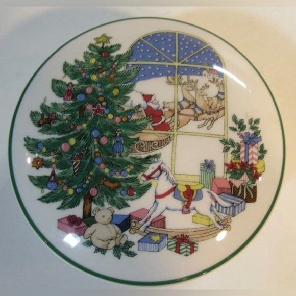 NIKKO Holiday Nikko Christmas Tree Teddy Bear Covered Candy Trinket